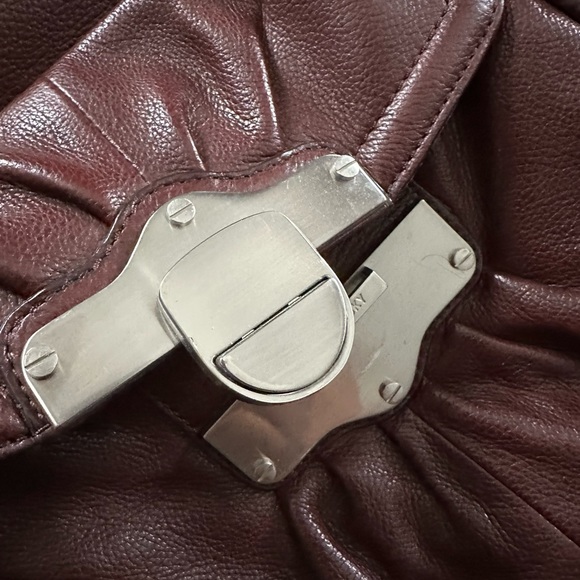 Rare B. MAKOWSKY Brown Leather Handbag with Brushed Steel Hardware - Picture 4 of 14